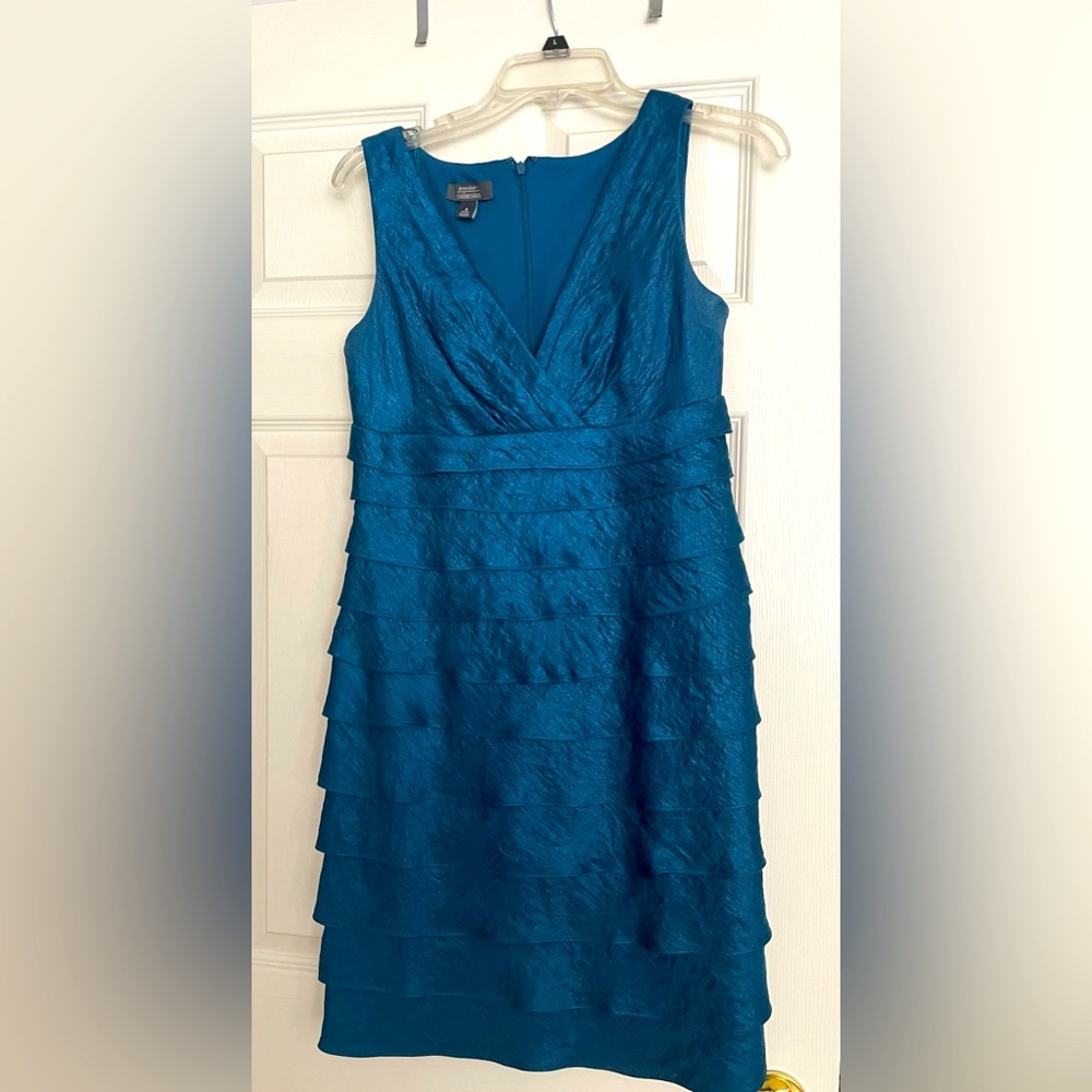 Formal ruffle style fitted dress vneck Teal like new
